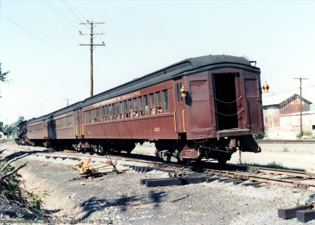 BM&R Coach 323